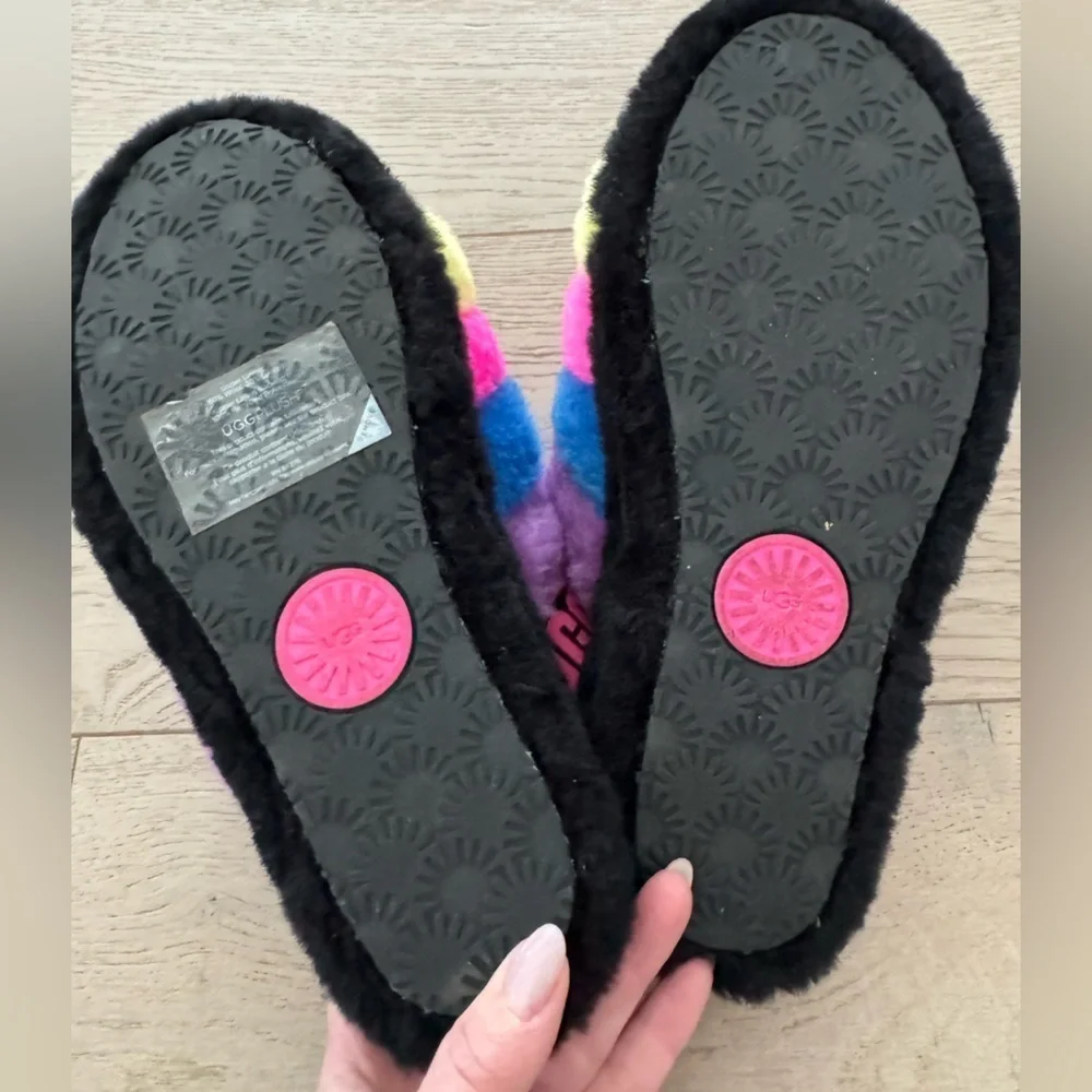 UGG Fluff Yeah Logo Slides size 7